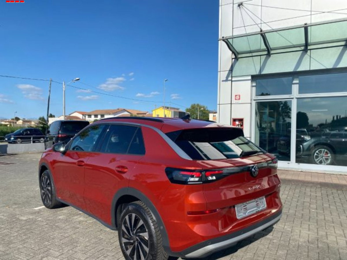 Volkswagen T-Roc 1.5 etsi Life 115cv dsg (3)