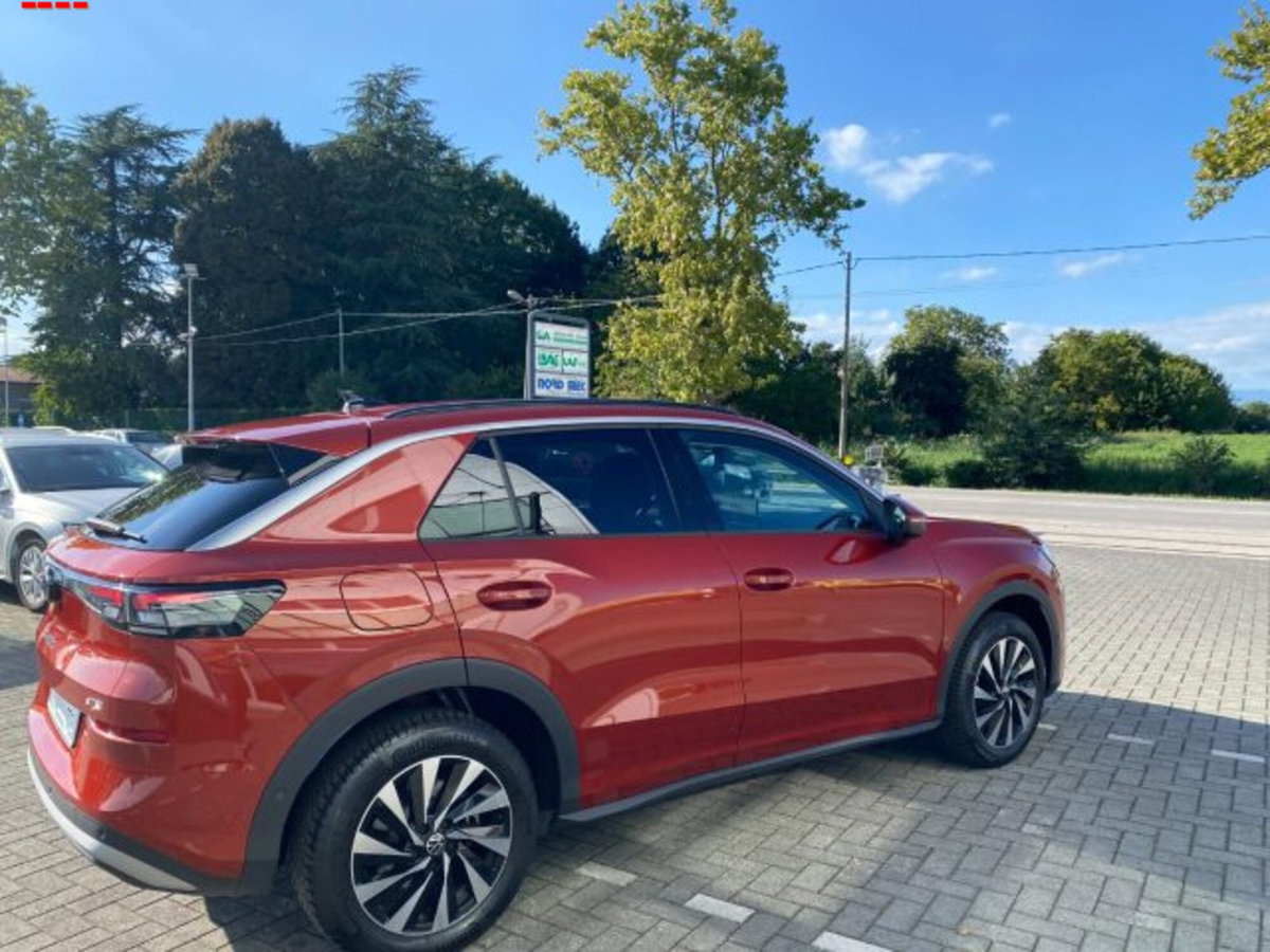 Volkswagen T-Roc 1.5 etsi Life 115cv dsg (5)