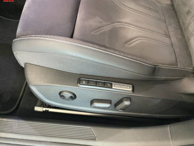 Volkswagen Golf 1.5 eTSI 150 CV EVO ACT DSG Style (7)