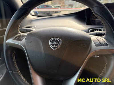 Lancia Ypsilon 1.3 MJT 16V 95 CV 5 porte S&S S Momodesign (12)