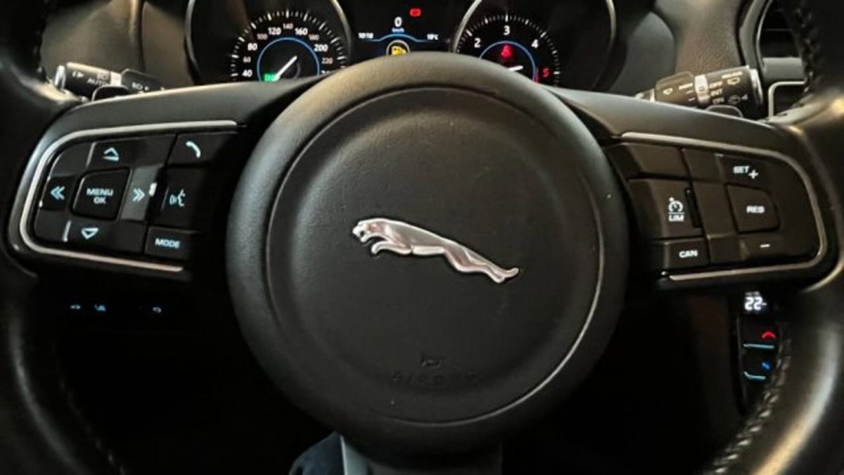 Jaguar F-Pace 2.0 D 180 CV AWD aut. Prestige (13)