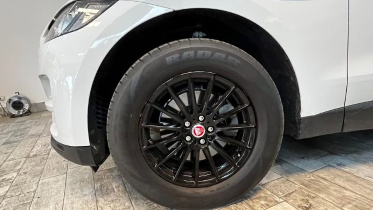Jaguar F-Pace 2.0 D 180 CV AWD aut. Prestige (14)