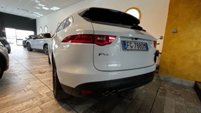 Jaguar F-Pace 2.0 D 180 CV AWD aut. Prestige (4)