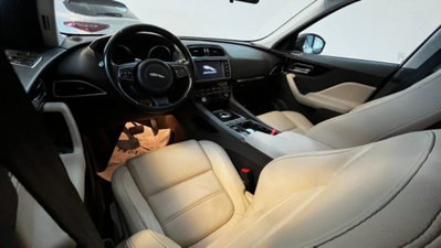 Jaguar F-Pace 2.0 D 180 CV AWD aut. Prestige (7)