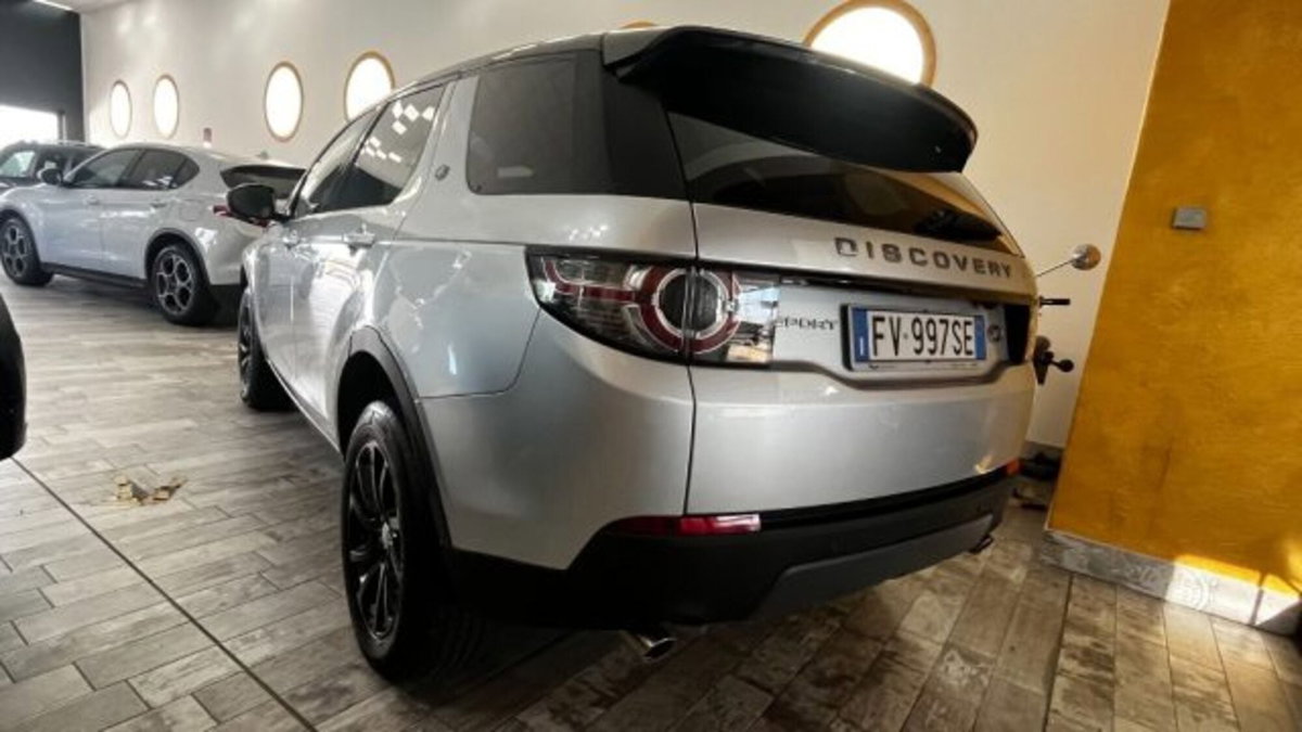 Land Rover Discovery Sport 2.0D I4-L.Flw 150 CV AWD Auto HSE (4)