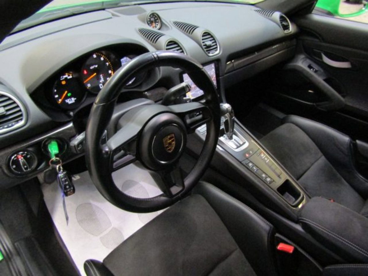 Porsche 718 Cayman  Cayman 4.0 GT4 (10)
