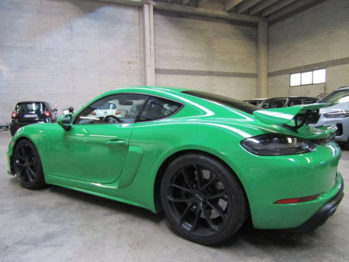 Porsche 718 Cayman  Cayman 4.0 GT4 (8)