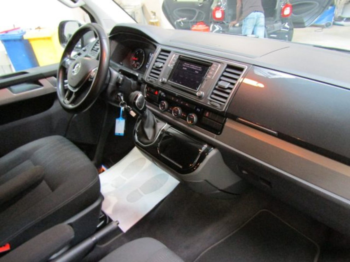 Volkswagen Multivan 2.0 TDI 150CV DSG 4Motion Highline (19)
