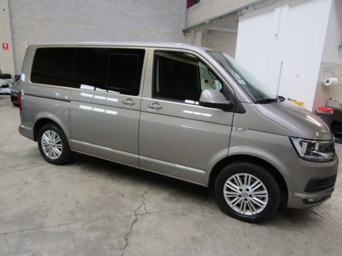 Volkswagen Multivan 2.0 TDI 150CV DSG 4Motion Highline (3)