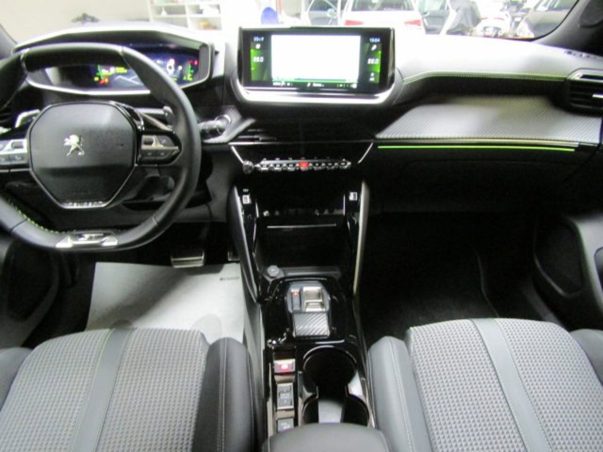 Peugeot 2008 PureTech 130 S&S EAT8 GT Line (20)