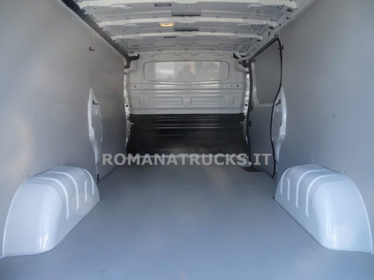 Renault Trafic 2.0 blue dci 110cv L1 Equilibre (10)