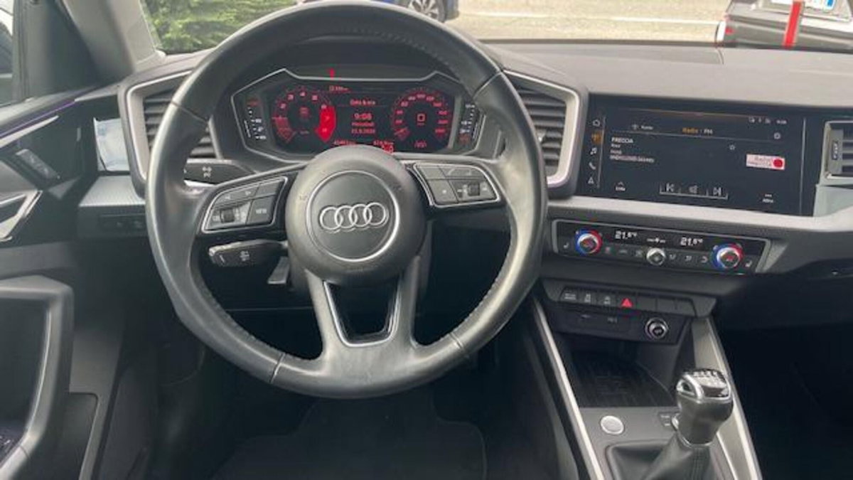 Audi A1 Sportback 30 1.0 tfsi S Line Edition 116cv s-tronic (10)