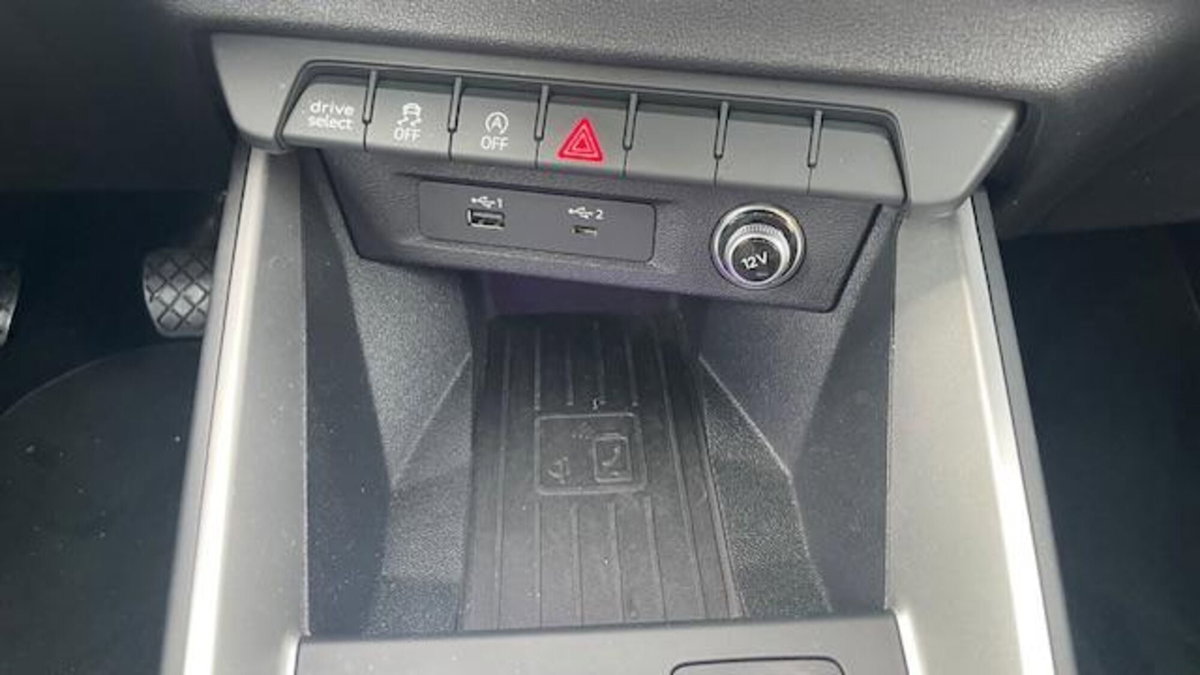 Audi A1 Sportback 30 1.0 tfsi S Line Edition 116cv s-tronic (11)