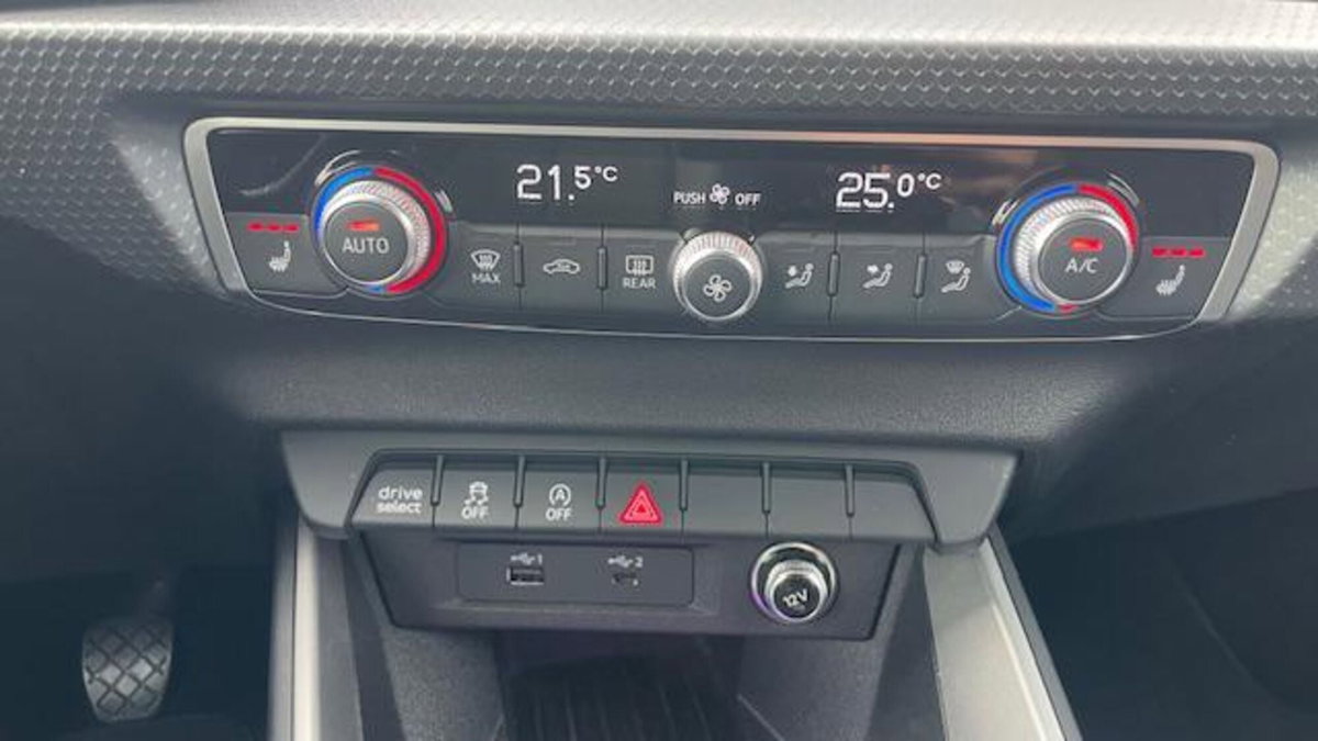 Audi A1 Sportback 30 1.0 tfsi S Line Edition 116cv s-tronic (12)