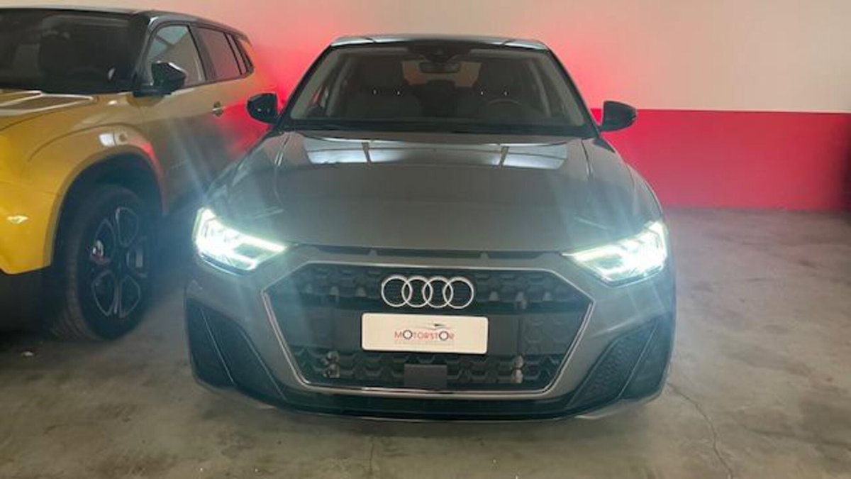 Audi A1 Sportback 30 1.0 tfsi S Line Edition 116cv s-tronic (17)