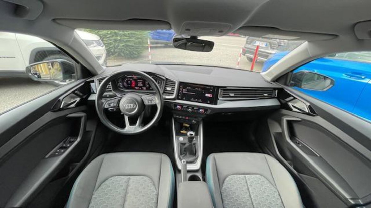Audi A1 Sportback 30 1.0 tfsi S Line Edition 116cv s-tronic (9)
