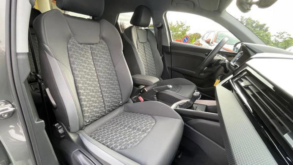 Audi A1 Sportback 40 TFSI S tronic Identity Black (12)