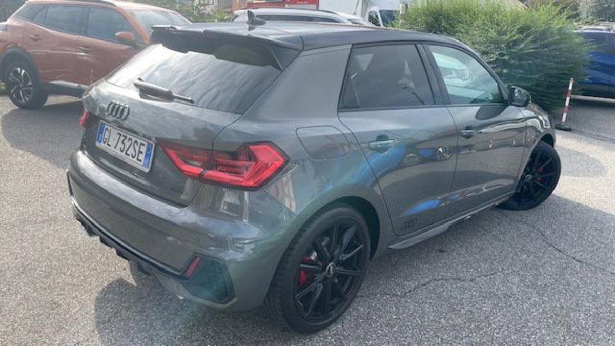 Audi A1 Sportback 40 TFSI S tronic Identity Black (2)