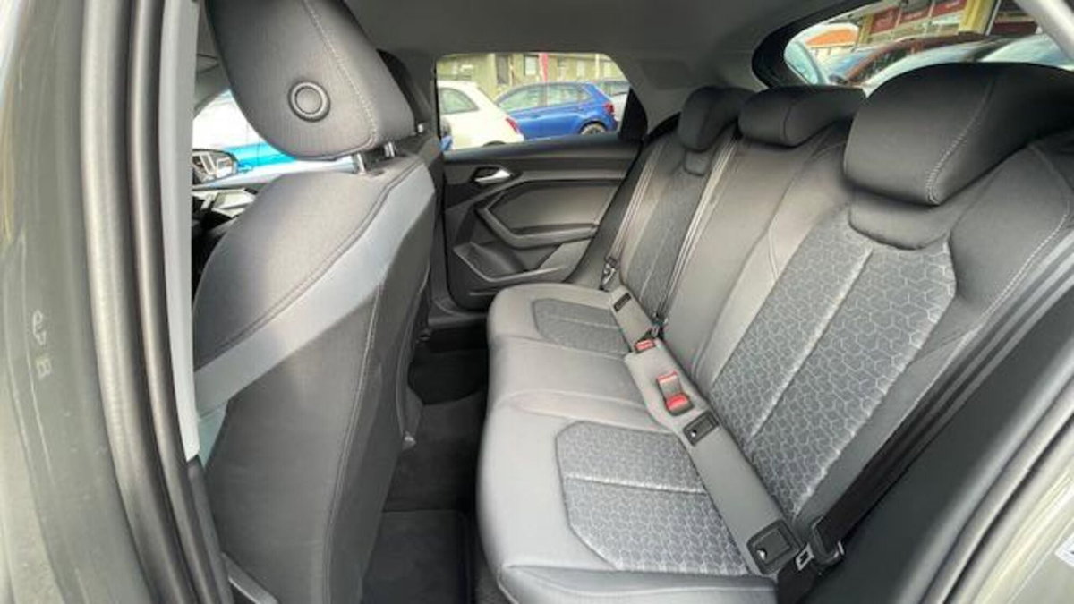 Audi A1 Sportback 40 TFSI S tronic Identity Black (7)
