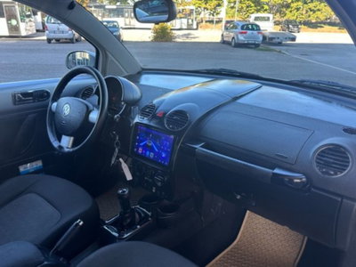 Volkswagen New Beetle 1.6 (12)