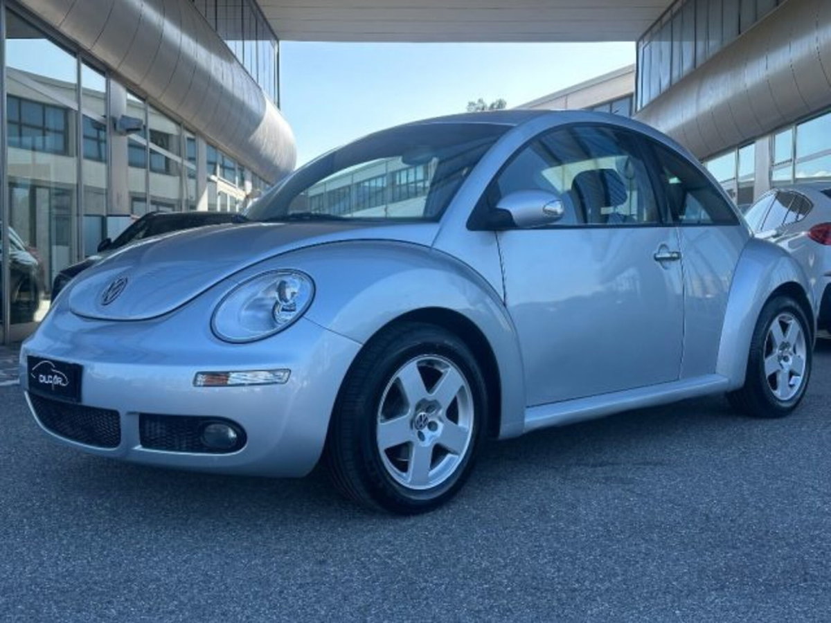 Volkswagen New Beetle 1.6 (3)