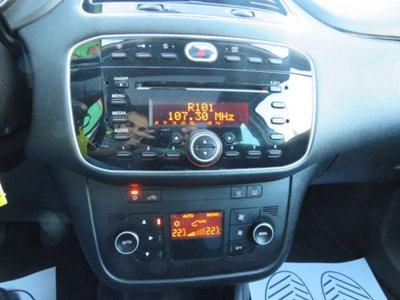 Fiat Punto 1.3 MJT II S&S 95 CV 5 porte Sport (14)