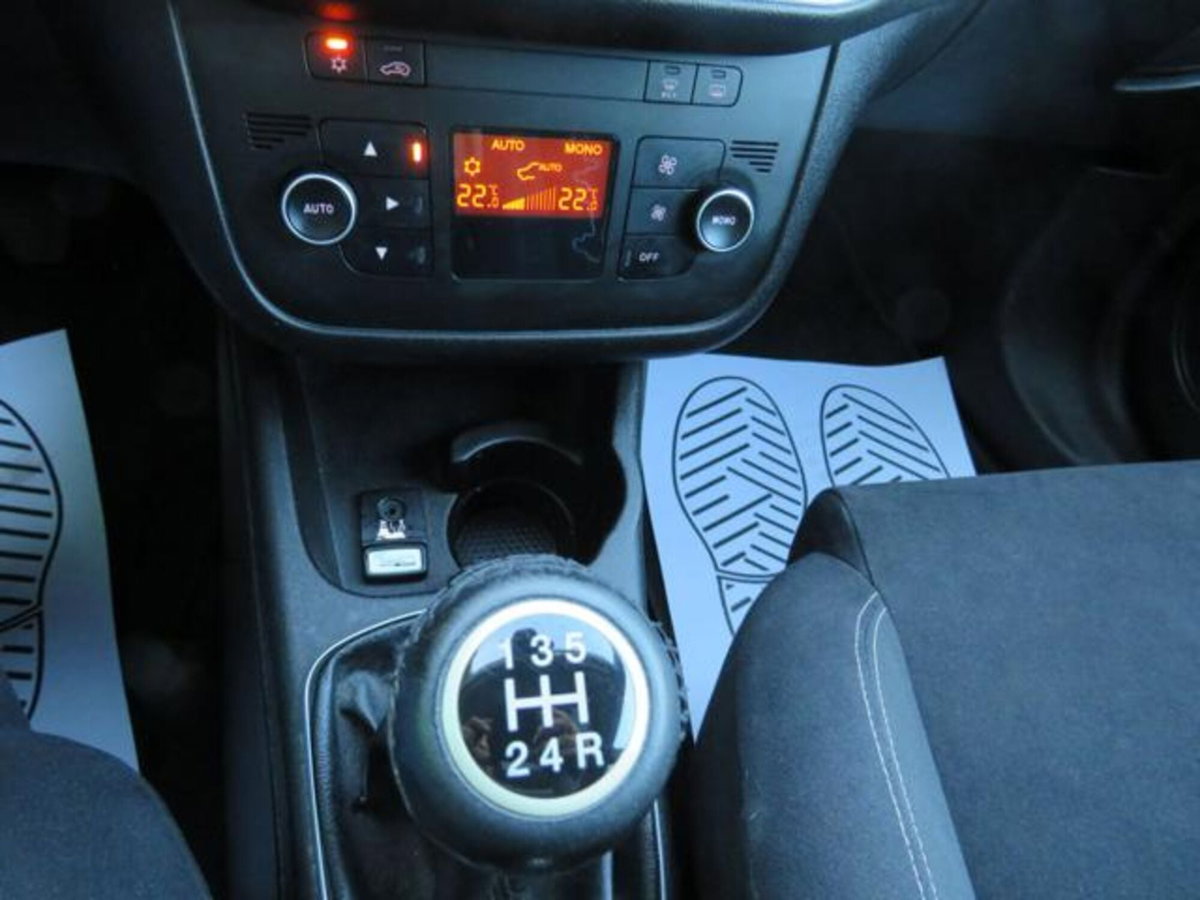 Fiat Punto 1.3 MJT II S&S 95 CV 5 porte Sport (15)