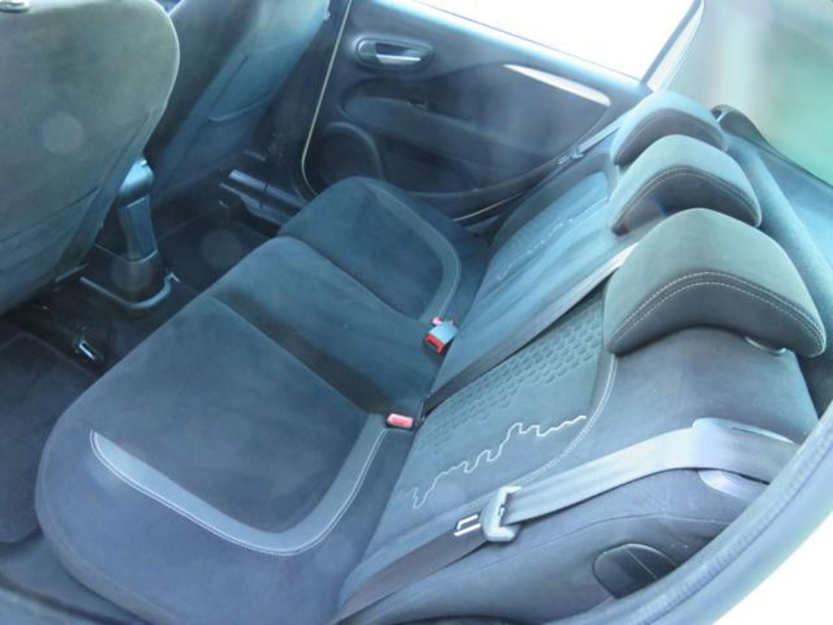 Fiat Punto 1.3 MJT II S&S 95 CV 5 porte Sport (20)