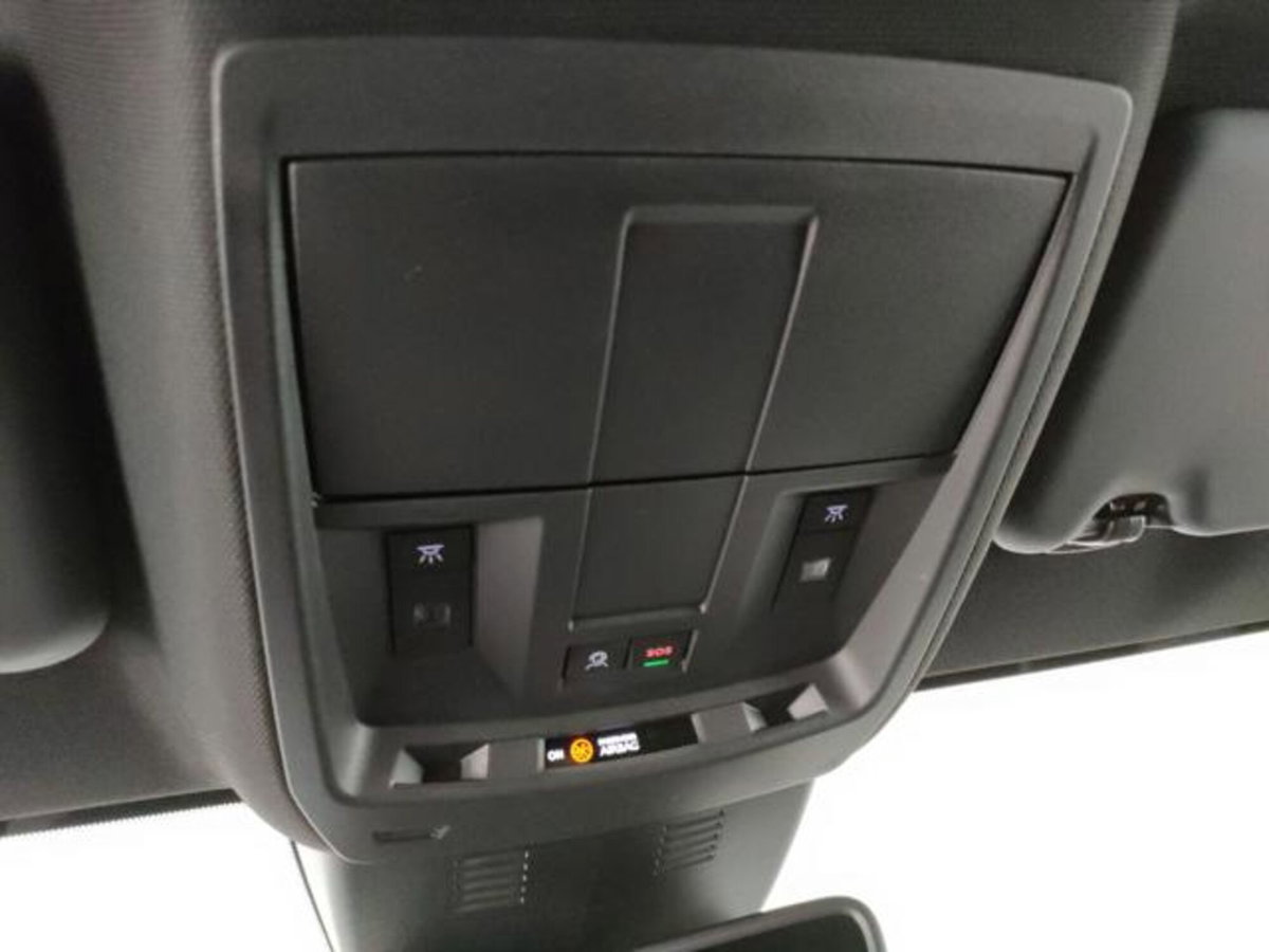 Peugeot 3008 1.2 hybrid Allure Business 145cv e-dcs6 (19)