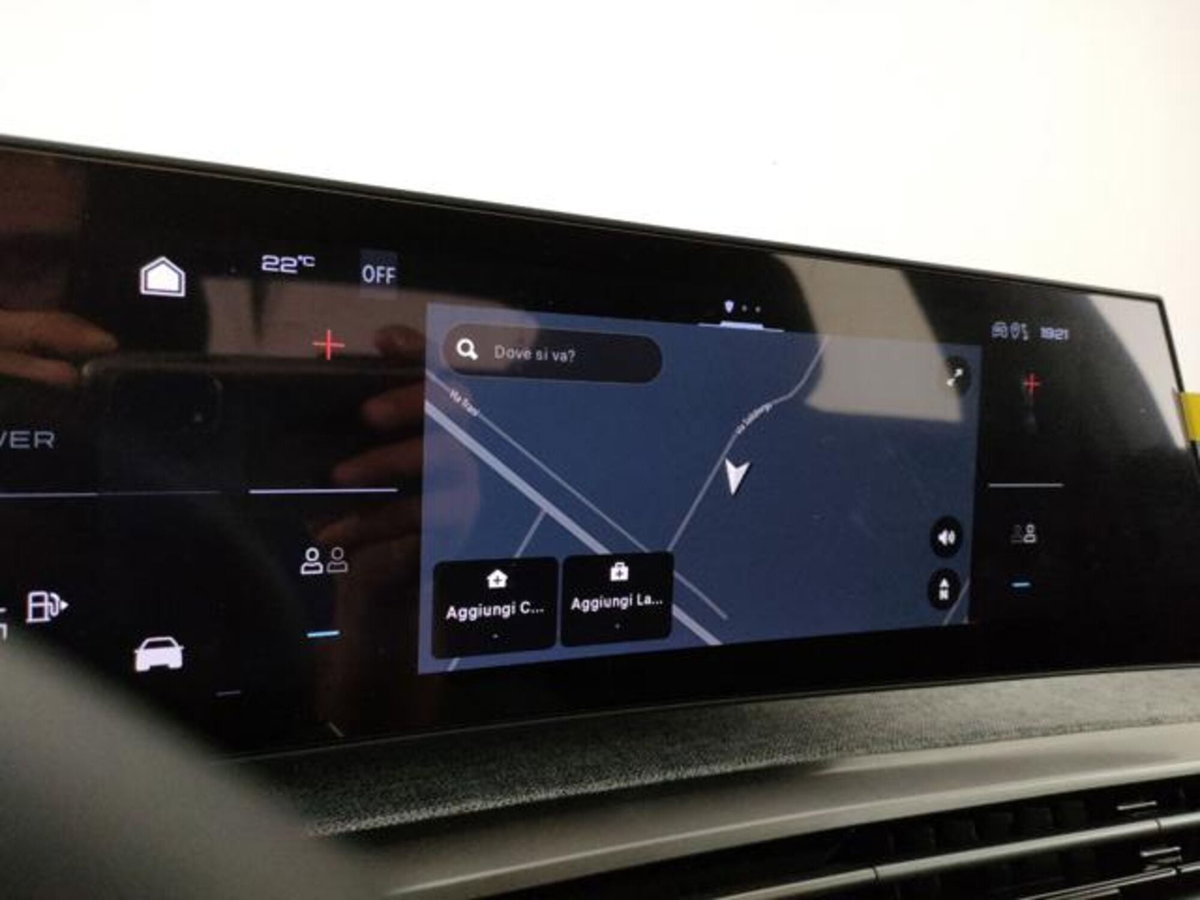 Peugeot 3008 1.2 hybrid Allure Business 145cv e-dcs6 (9)