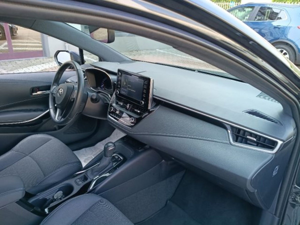 Toyota Corolla Touring Sports 1.8 Hybrid Style (11)