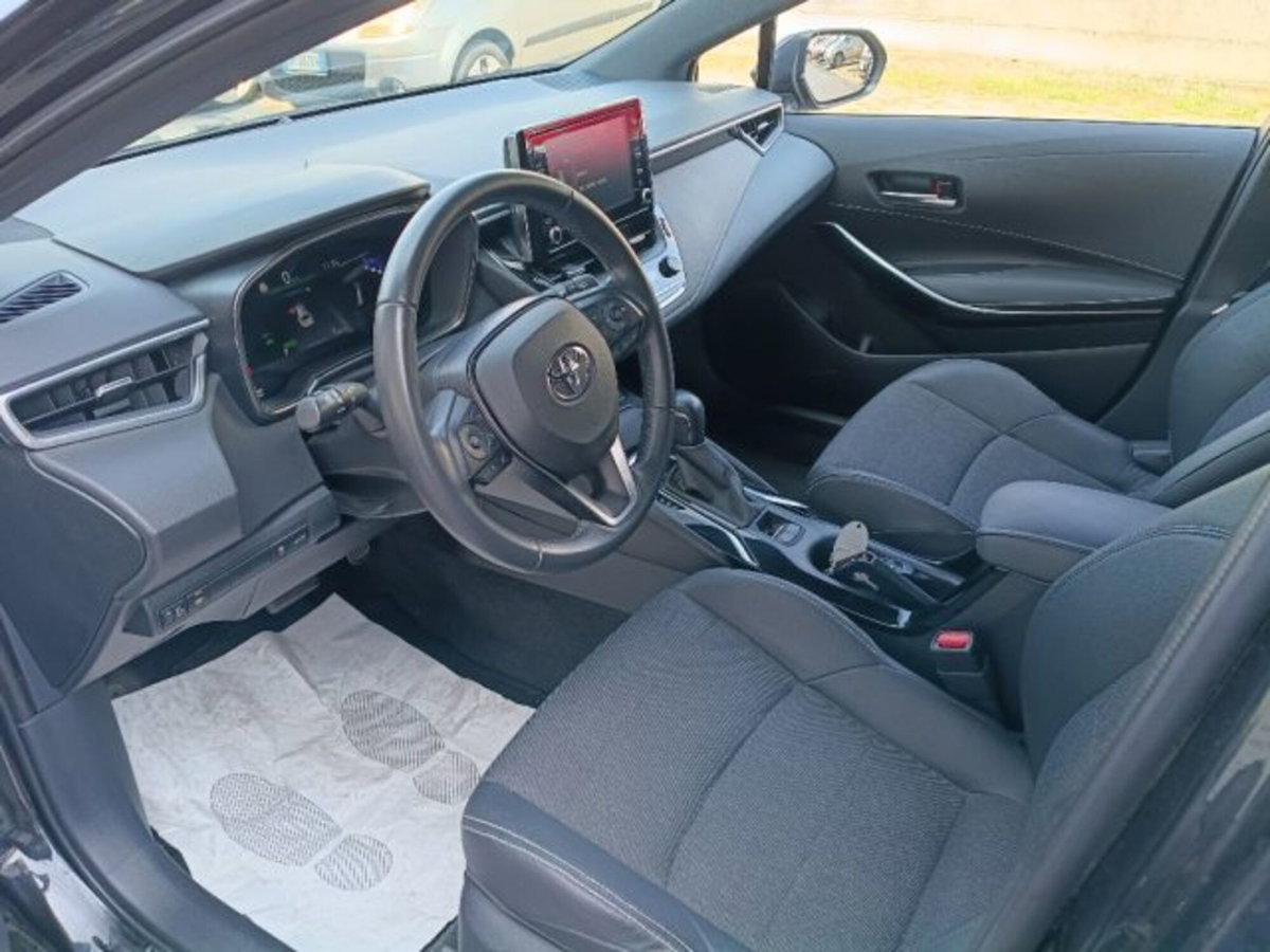 Toyota Corolla Touring Sports 1.8 Hybrid Style (9)