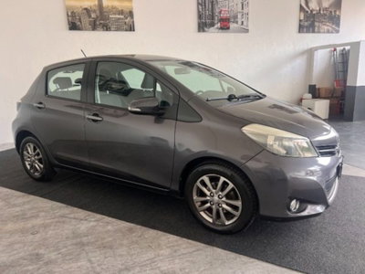 Toyota Yaris 1.0 5 porte Lounge (3)