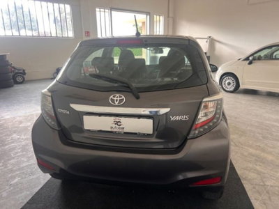 Toyota Yaris 1.0 5 porte Lounge (4)