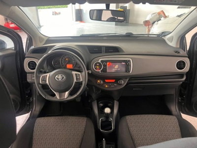 Toyota Yaris 1.0 5 porte Lounge (9)