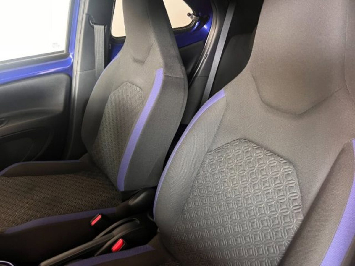 Toyota Aygo X 1.0 VVT-i 72 CV 5p. Undercover S-CVT (10)