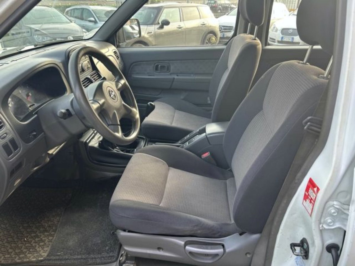 Nissan Pick-up 2.5 TD 4 porte Double Cab Navara 2WD (7)