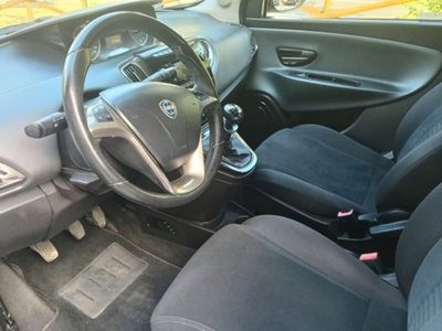 Lancia Ypsilon 0.9 TwinAir 85 CV 5 porte Metano Ecochic Gold (18)