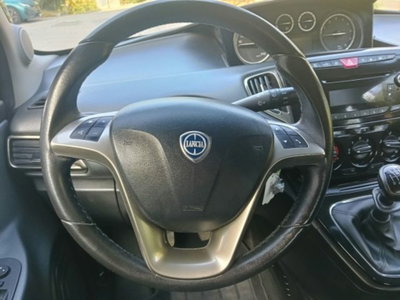 Lancia Ypsilon 0.9 TwinAir 85 CV 5 porte Metano Ecochic Gold (8)