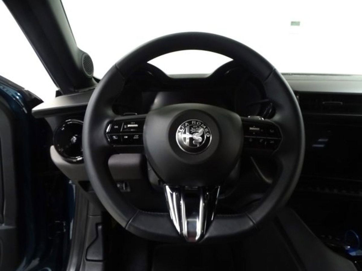 Alfa Romeo Junior elettrica Speciale 156cv (18)