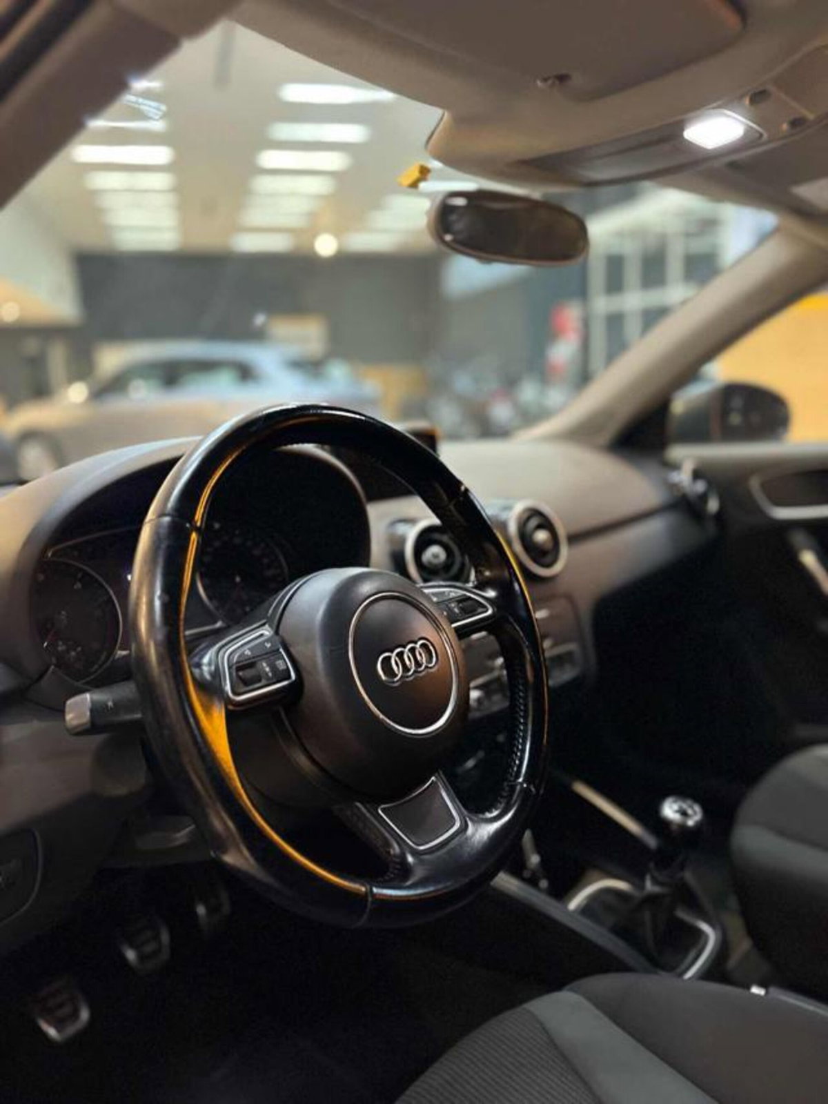 Audi A1 Sportback 1.6 TDI 116 CV Metal plus (5)