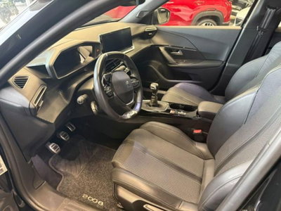 Peugeot 2008 PureTech 130 S&S EAT8 GT Line (16)