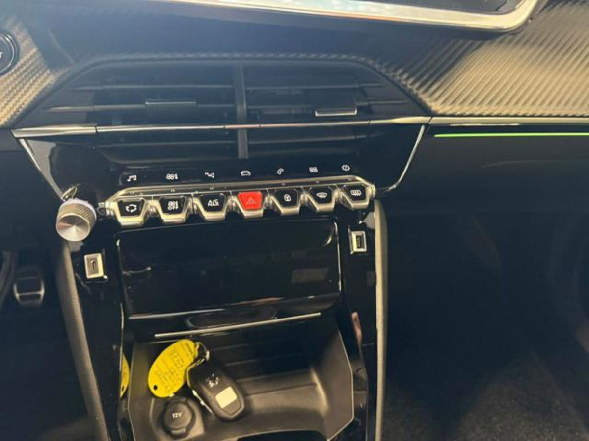 Peugeot 2008 PureTech 130 S&S EAT8 GT Line (18)