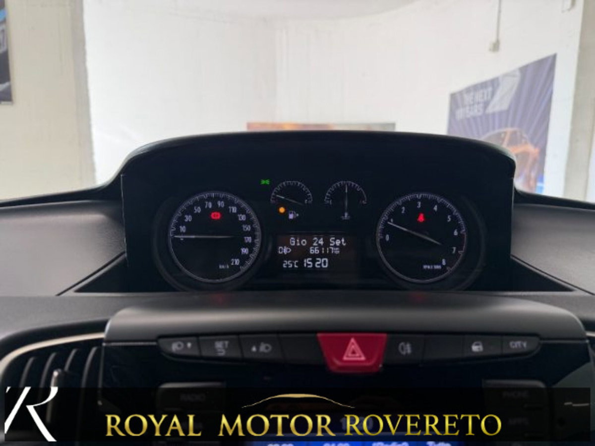 Lancia Ypsilon 1.2 69 CV 5 porte Gold (11)