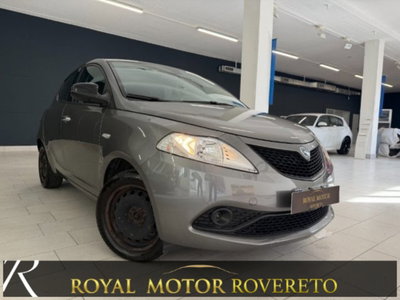 Lancia Ypsilon 1.2 69 CV 5 porte Gold (3)