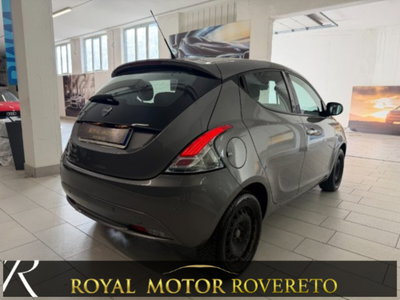 Lancia Ypsilon 1.2 69 CV 5 porte Gold (6)