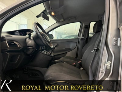 Lancia Ypsilon 1.2 69 CV 5 porte Gold (7)