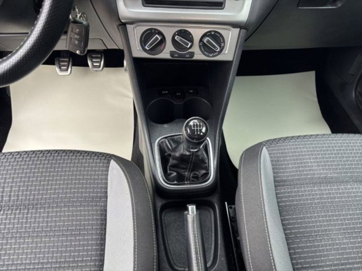 Volkswagen Polo Cross 1.4 TDI BlueMotion Technology (11)
