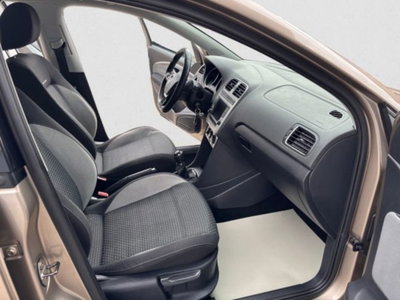 Volkswagen Polo Cross 1.4 TDI BlueMotion Technology (14)
