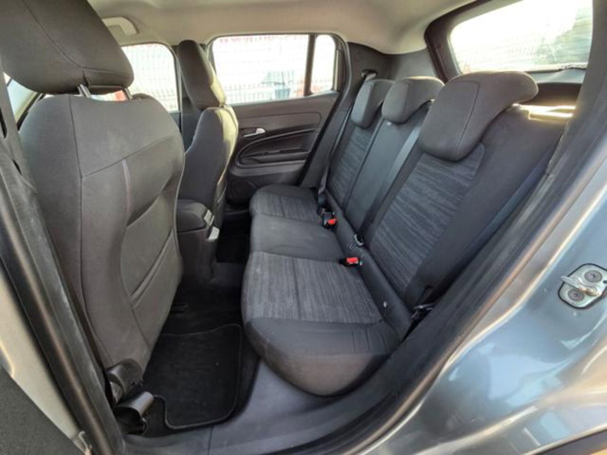 Jeep Avenger 1.2 turbo Longitude fwd 100cv (14)